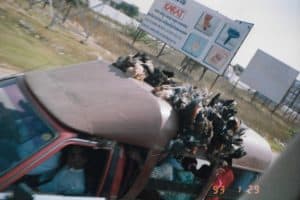 09-12-2020_20534 TAK SIĘ PRZWOZI KURY RAZEM Z LUDŻMI