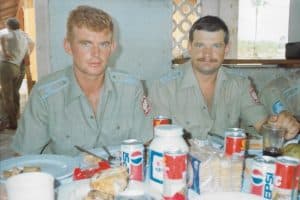 09-12-2020_21093 ŚNIADANIE ŚWIĄTECZNE W PURSAT JA I MÓJ DOWÓDCA PLUTONU MAREK SATEJA