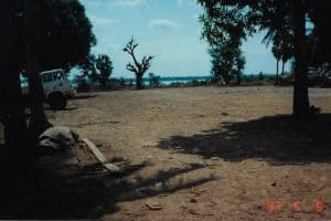 09-12-2020_21231 WIDOK NASZEGO OBOZU OD STRONY KAMPÓW W STRONĘ PARKU SAMOCHODOWEGO W ODDALI WIDOCZNE JEZIORO