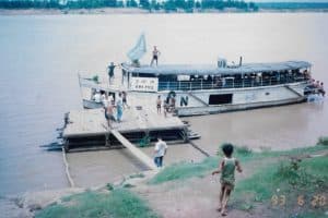 09-12-2020_21351 NA WYCIECZCE PO MEKONGU TYM STATKIEM