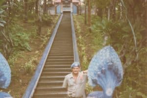 09-12-2020_21392 SCHODY DO ŚWIĄTYNI KOŁO KRATIE