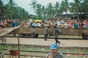 09-12-2020_2141 STACJA KOLEJOWA W PURSAT POCIĄG OSOBOWY1