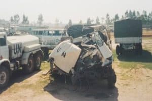 AMIĘTAM TEN WYPADEK.MIELI PECHA KIEROWCA I LEKARZ BO WPADLI NA JEDYNY POCIĄG KTÓRY TAM JECHAŁ TYLKO RAZ NA DOBĘ I TRAFILI NA NIEGO.ZNAŁEM KIEROWCĘ MIAŁ PIERWSZĄ KATEGORIE PRAWO JAZDY.