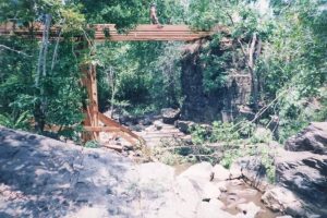 Budowaliśmy most na drodze z Krâchéh (Kratié) do Stœ̆ng Trêng