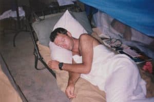 Od sierpnia do grudnia w takich warunkach 23 oficerów na sali w Pursat.