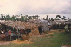 Sławne kambodżany z pola golfowego - kantyna przez pierwsze 2 miesiące