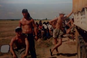 Taki tam mostek robiliśmy a gapiów co nie miara.