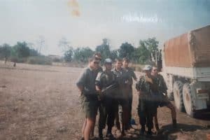 transport żywności do obozu uchodźców